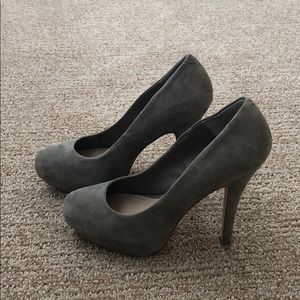 Steve Madden Women’s Gray Suede Pumps Size 8.5